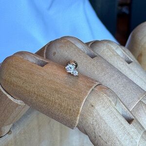 14KYG Single Diamond Cartilage Stud Earring